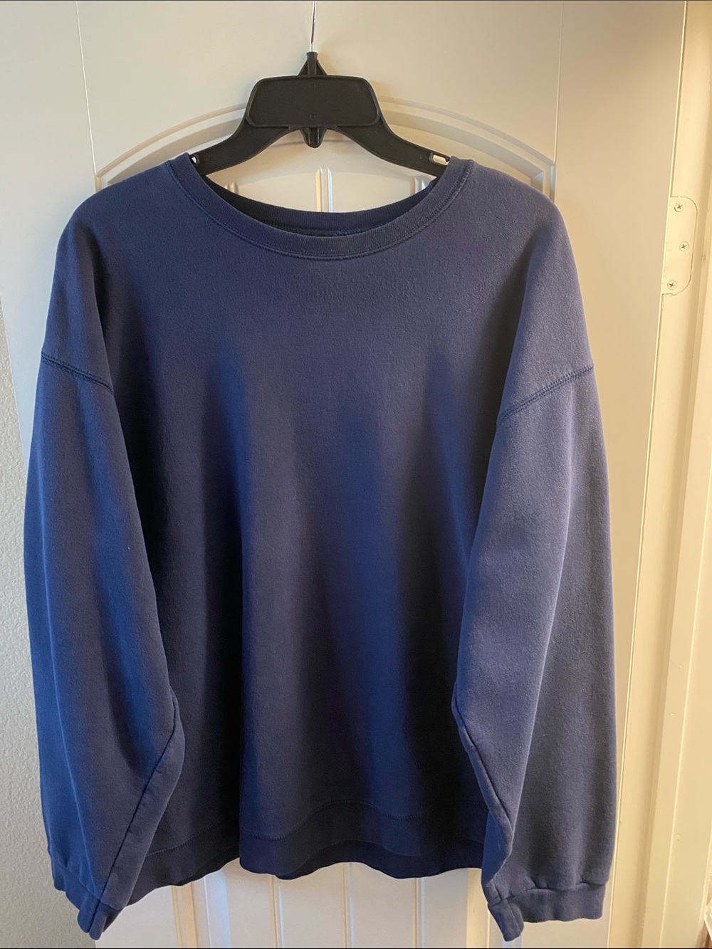Men's Navy Crewneck Hanes Sweatshirt